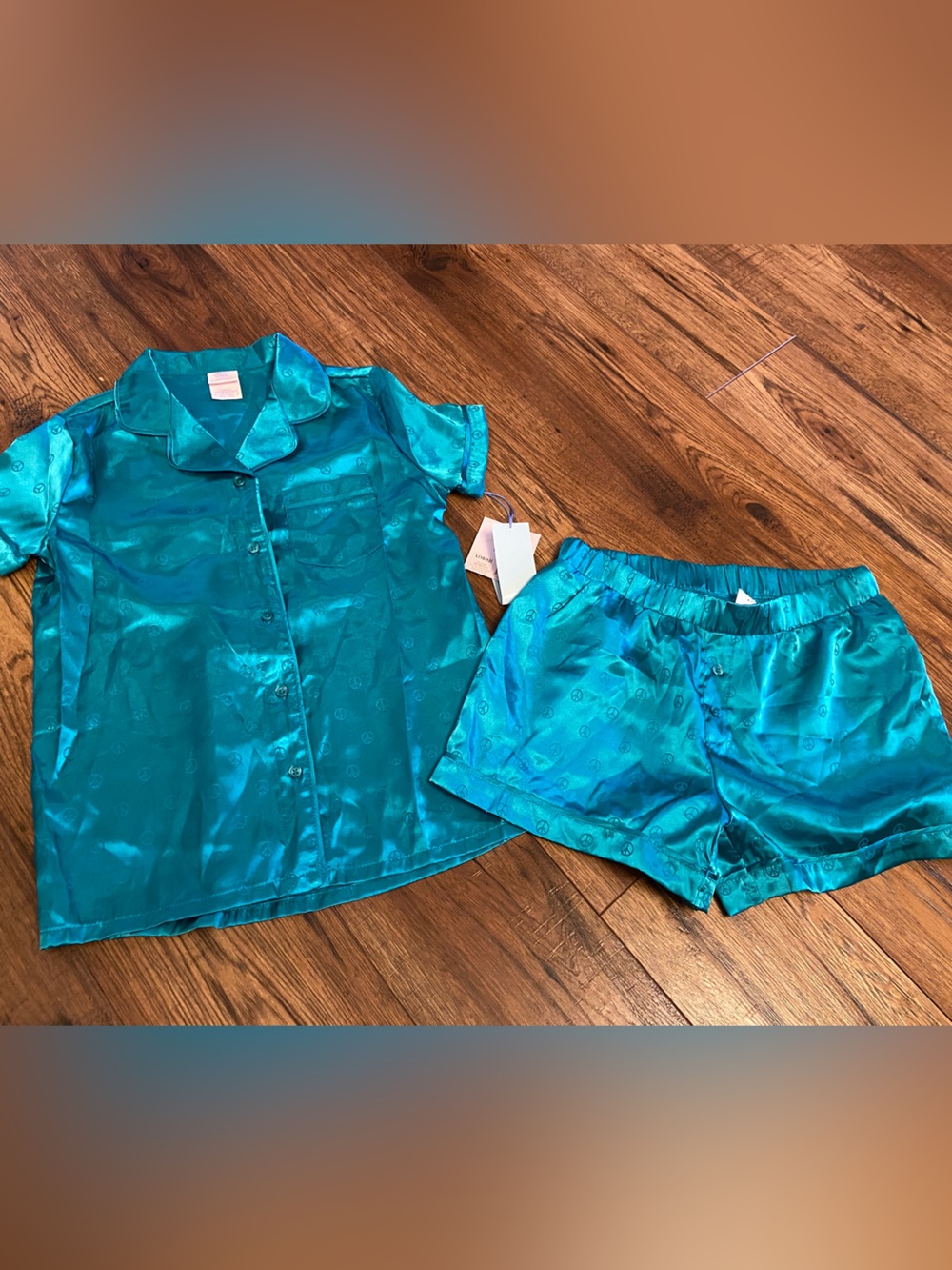NWT More Than Magic Satin Turquoise Peace Signs 2pc Pajama Set Sleepwear Girls L